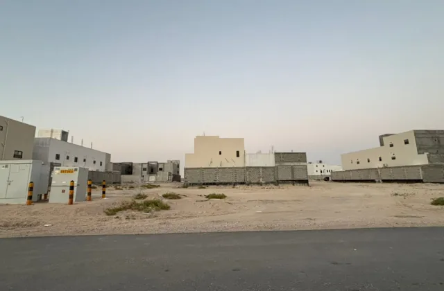 للبيع أرض مستوية في ضاحية هجر الحي الثالث بالجفر