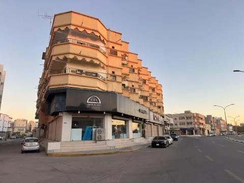 للبيع عمارة تجارية في حي التعاون